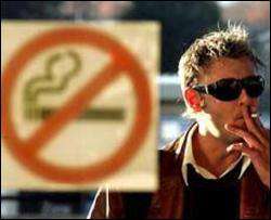 Черновецький заборонить курити в парках і на зупинках: штраф 50 грн