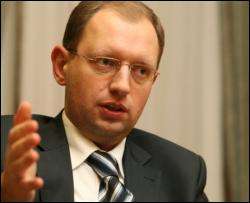 Яценюк полагает, что в сентябре КСУ решит судьбу коалиции