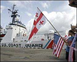Жители Севастополя выгнали корабль ВМС США из порта