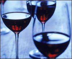 Красное вино замедляет процессы старения