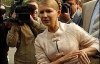 Тимошенко нажаловалась на Ющенко и показала повестку (ФОТО)
