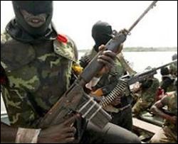 Сомалийские пираты предупредили, что силой украинских пленников не отбить