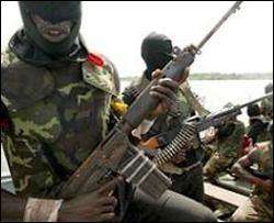 Сомалийские пираты предупредили, что силой украинских пленников не отбить