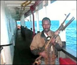 В перестрелке на захваченном пиратами судне погибли три человека