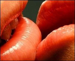 Как научиться красиво целоваться 