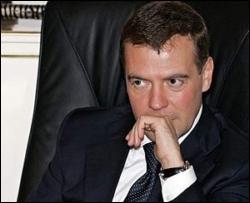 Медведев покатается сегодня на авианосце