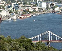 Киев постепенно сползает в Днепр