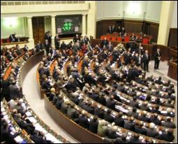 Рада приняла антикризисный законопроект в первом чтении