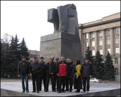 Пам"ятник Леніну розібрали на сувеніри