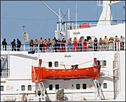 Сомалийские пираты могут отменить сделку относительно выкупа &amp;quot;Фаины&amp;quot;