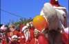 Забавный Санта Клаус с хоботом развлекает таиландцев (ФОТО)