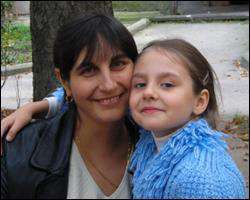 10-річна Валерія Горяйнова просить урятувати її матір
