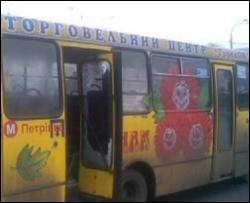 У Києві маршрутка зіткнулася з вантажівкою (ФОТО)