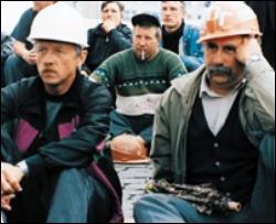 В Луганской области 18 горняков отказываются выходить из шахты
