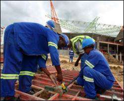 ЧМ-2010. В ПАР уволили 400 строителей стадиона 
