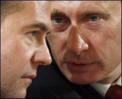 Путін та Медведєв втрачають довіру