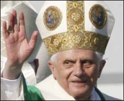 Папа Римський про презервативи і економічну кризу 