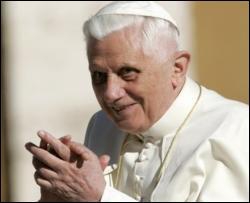 Оточення Бенедикта XVI розкритикувало правління Папи 