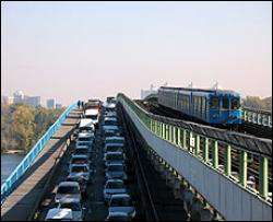 Киевский мост Метро рухнет через три года?