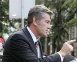 Ющенко говорит, что сейчас хорошое время менять Конституцию
