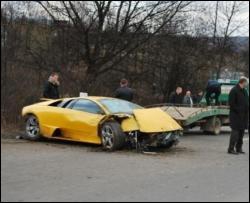 Син голови КС Стрижака заплатить 340 грн за аварію на "Ламборджині"