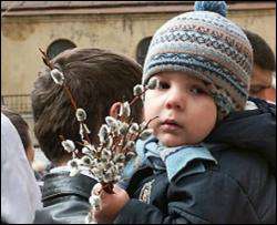 Православный мир празднует Вербное воскресенье, а католики - Пасху