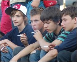 Среди киевских подростков 63%  &amp;mdash; курильщики