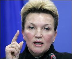 Богатирьова: Янукович зобов&quot;язаний прислухатися до Ахметова