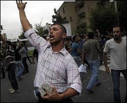 Против Ахмадинеджада выступают 100 тысяч человек