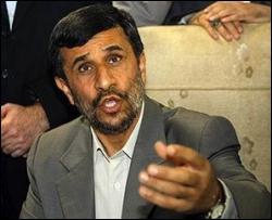 Пока иранцы умирают на акциях протеста, Ахмадинежад приехал в Россию