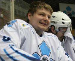 Двоє українських хокеїстів перейшли у білоруський клуб