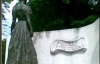 Підлітки перекрутили пам"ятник Лесі Українці
