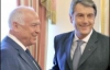 Ющенко наградил на прощание Черномырдина орденом (ФОТО)