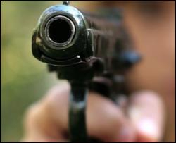 На Донеччині п&quot;яний міліціонер застрелив 22-річного юнака
