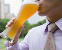 Минздрав рекомендует не злоупотреблять в жару холодным пивом