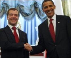 Обама поговорил с Медведевым о Грузии 