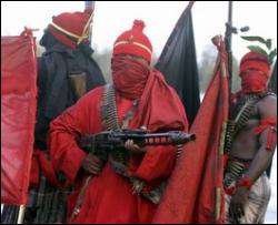 Нігерійські бойовики підірвали нафтопроводи Shell та Agip