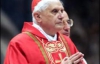 Бенедикту XVI прооперували праве зап"ястя