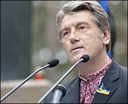 Ющенко будет собирать мусор на Говерле