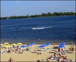 На столичних пляжах можна підхопити глистів