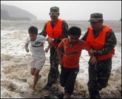 Миллион китайцев эвакуировали из-за мощного тайфуна