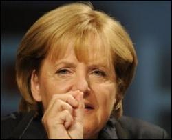 Меркель рассказала о первом опыте курения и свои спекуляции