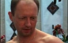 Яценюк показал подкачанную грудь на глазах у толпы (ФОТО)