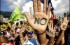 У Венесуэле десятки тысяч человек протестуют против политики Чавеса