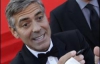 Голый фанат хотел поцеловать Джорджа Клуни (ВИДЕО)