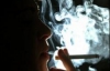 Британець змусив 3-річну дівчинку палити цигарки, та знімав це на відео