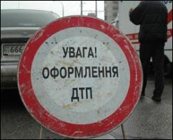В Донецке гаишник врезался в троллейбус: один человек погиб