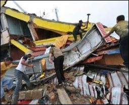 Число жертв землетрясения в Индонезии превысило тысячу человек