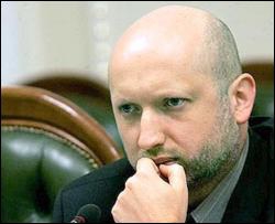 Турчинов поклав на Ющенка відповідальність за зрив продажу ОПЗ 