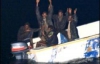 Сомалийские пираты перепутали военный корабль с танкером (ФОТО)